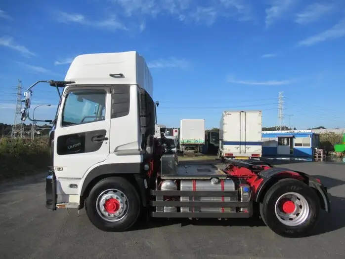 日産UD クオン 大型 トラクター ハイルーフ 1デフの中古トラック画像2