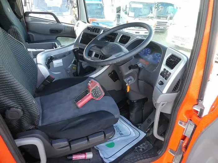 日産UD クオン 大型 クレーン付 4段 ラジコンの中古トラック画像11