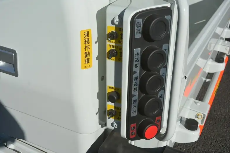 三菱 キャンター 小型 パッカー車 プレス式 2PG-FEAV0の中古トラック画像9