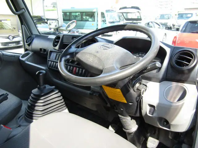 日野 デュトロ 小型 平ボディ Wキャブ SKG-XZU605Mの中古トラック画像11
