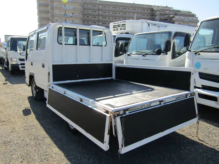 日産 アトラス 小型 平ボディ Wキャブ KR-AHR69の中古トラック画像6