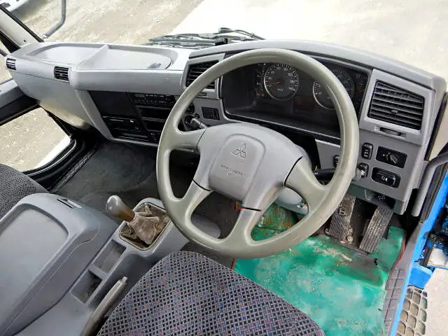 三菱 ファイター 中型/増トン 平ボディ 床鉄板 PA-FK71Fの中古トラック画像9