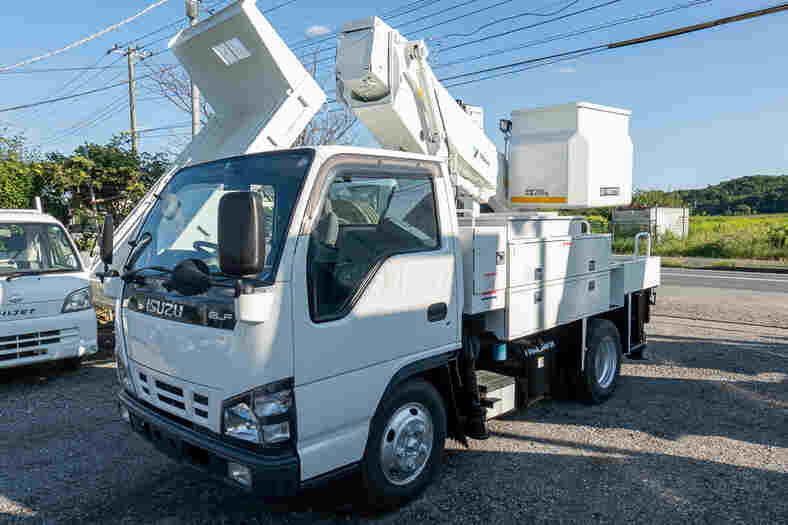 いすゞ エルフ 小型 高所・建柱車 高所作業車