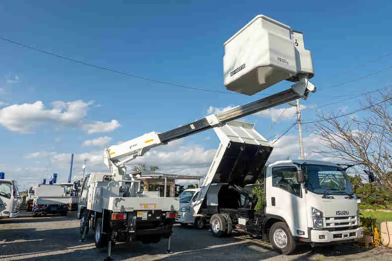 いすゞ エルフ 小型 高所・建柱車 高所作業車 電工仕様の中古トラック画像3
