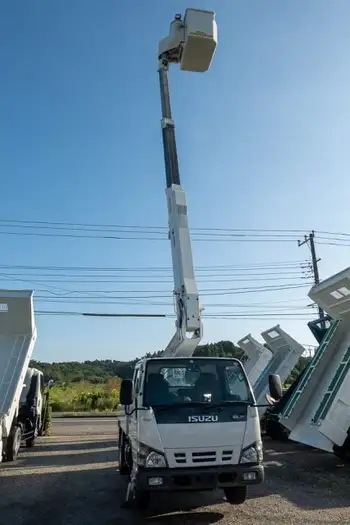 いすゞ エルフ 小型 高所・建柱車 高所作業車 電工仕様の中古トラック画像4