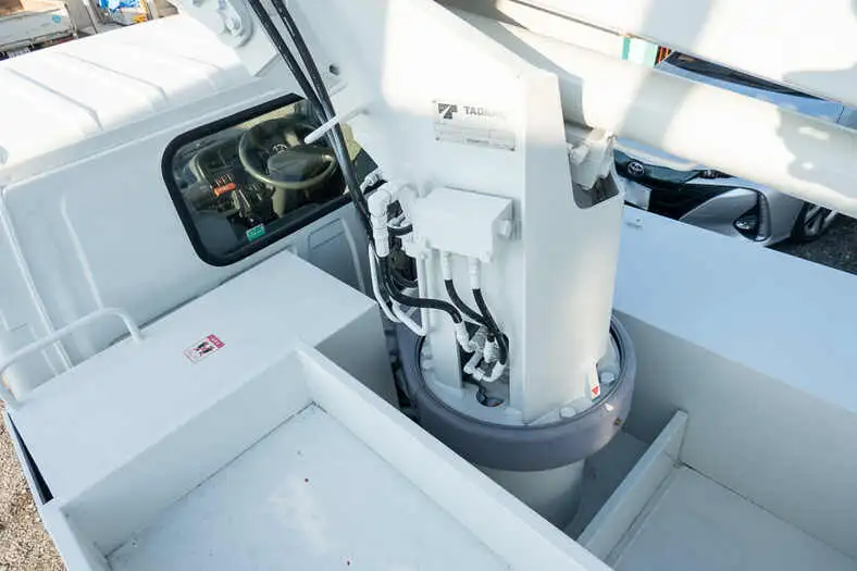いすゞ エルフ 小型 高所・建柱車 高所作業車 電工仕様の中古トラック画像9