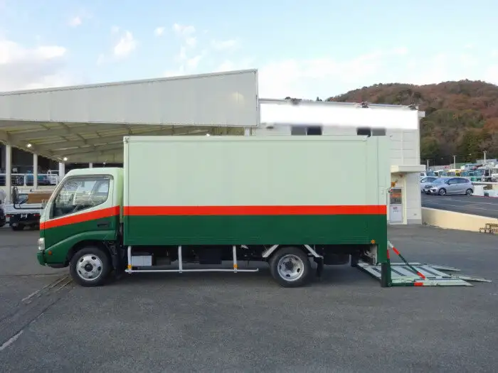 日野 デュトロ 小型 アルミバン パワーゲート シャッター式の中古トラック画像2