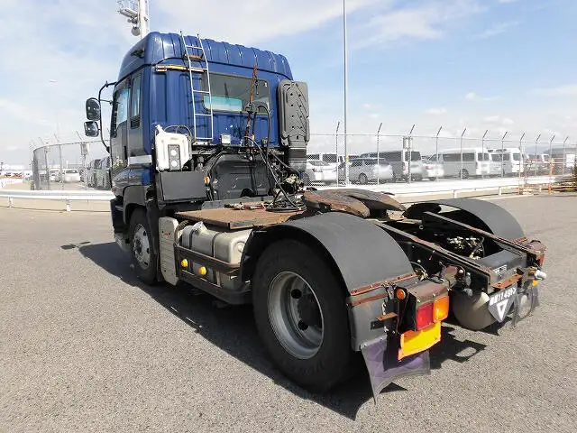 いすゞ ギガ 大型 トラクター ハイルーフ 1デフの中古トラック画像3
