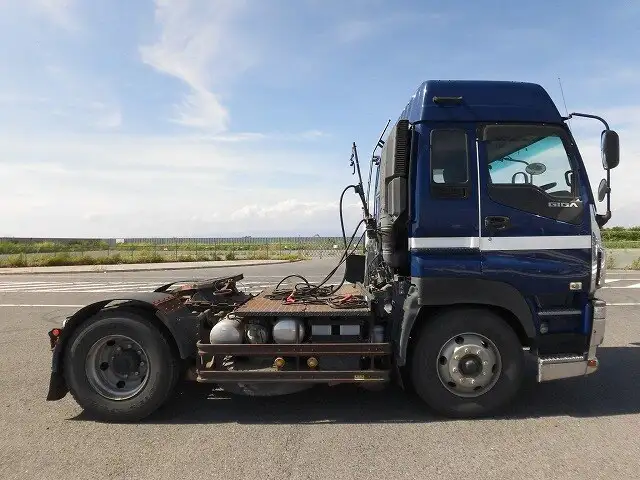 いすゞ ギガ 大型 トラクター ハイルーフ 1デフの中古トラック画像2