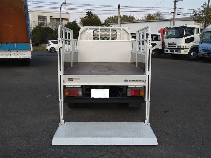 いすゞ エルフ 小型 平ボディ パワーゲート 床鉄板の中古トラック画像8