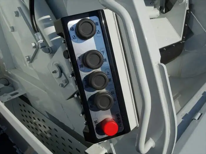 いすゞ フォワード 中型/増トン パッカー車 プレス式 ベッドの中古トラック画像8