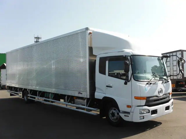 日産UD コンドル 中型/増トン アルミバン ベッド 3枚観音の中古トラック画像2