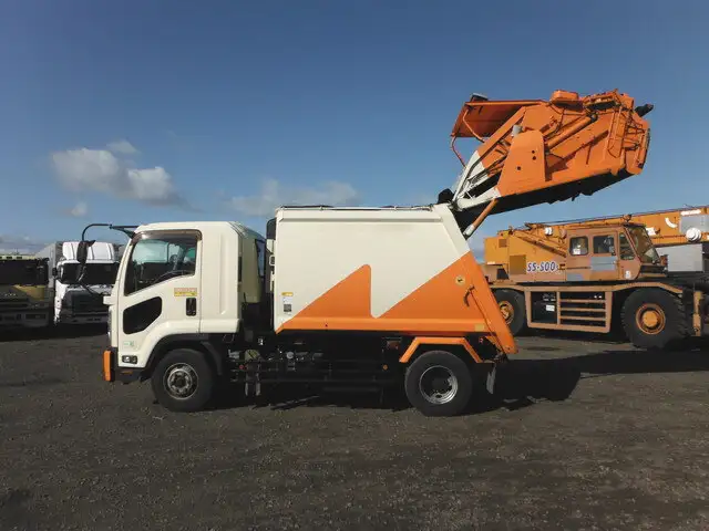 いすゞ フォワード 中型/増トン パッカー車 プレス式 ベッドの中古トラック画像6