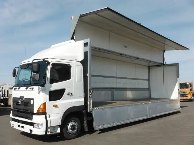 日野 プロフィア 大型 ウイング エアサス ベッドの中古トラック画像8