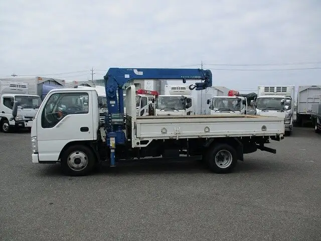 いすゞ エルフ 小型 クレーン付 3段 BKG-NKR85ARの中古トラック画像2