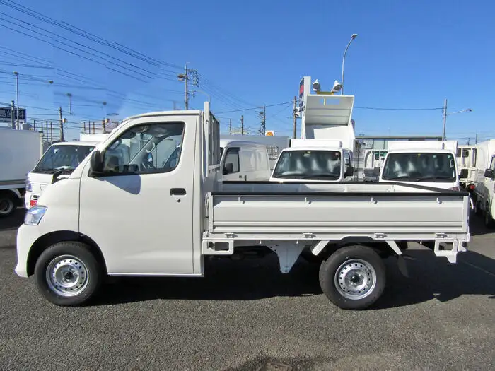 マツダ ボンゴ 小型 平ボディ 床鉄板 5BF-S413Fの中古トラック画像2
