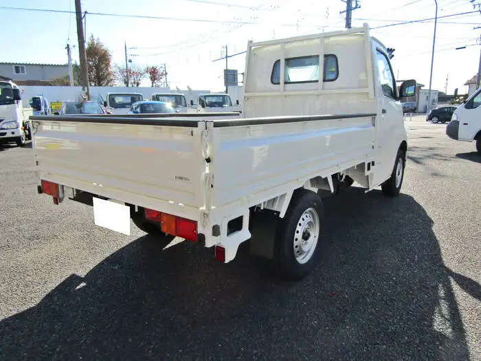 マツダ ボンゴ 小型 平ボディ 床鉄板 5BF-S413Fの中古トラック画像3