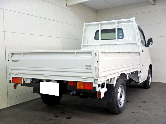 トヨタ タウンエース 小型 平ボディ ショート 5BF-S413U - 中古