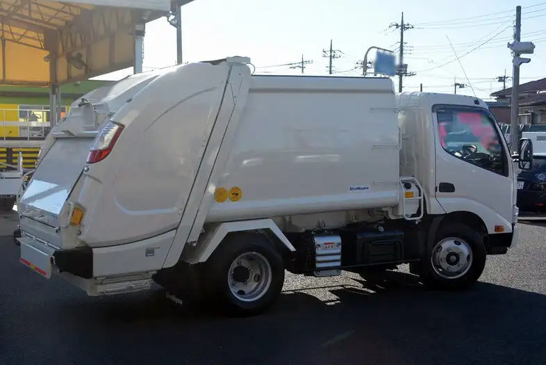 日野 デュトロ 小型 パッカー車 プレス式 2RG-XZU605Xの中古トラック画像2