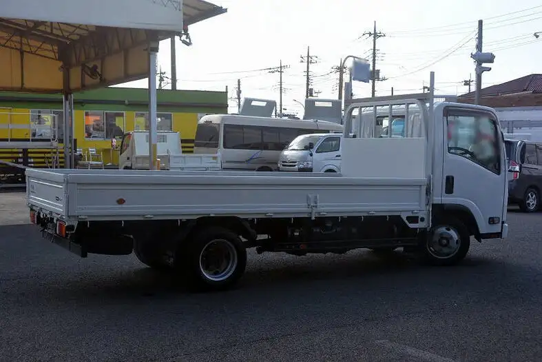 いすゞ エルフ 小型 平ボディ TRG-NLR85AR H28の中古トラック画像2
