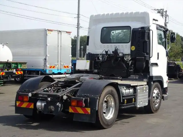 いすゞ ギガ 大型 トラクター ハイルーフ 1デフの中古トラック画像4