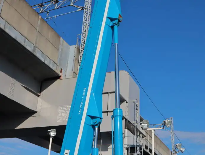 いすゞ エルフ 小型 高所・建柱車 高所作業車 BKG-NKR85Nの中古トラック画像11