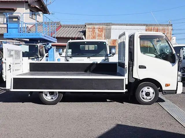 トヨタ トヨエース 小型 平ボディ パワーゲート TKG-XZU700の中古トラック画像5
