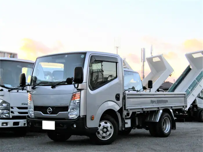 日産 アトラス 小型 平ボディ 10尺 CBF-SQ2F24 の中古トラック 日産 アトラス 小型 平ボディ 10尺 CBF-SQ2F24 の中古トラック
