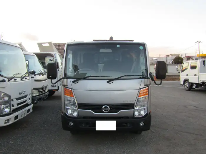 日産 アトラス 小型 平ボディ 10尺 CBF-SQ2F24 の中古トラック 日産 アトラス 小型 平ボディ 10尺 CBF-SQ2F24 の中古トラック