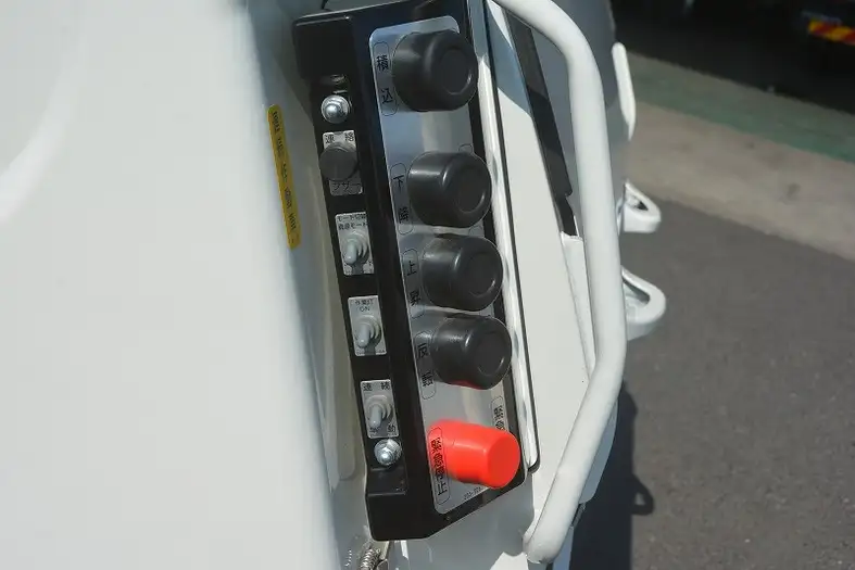 日野 デュトロ 小型 パッカー車 プレス式 2RG-XZU605Xの中古トラック画像4