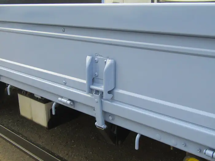 日産 アトラス 小型 平ボディ 床鉄板 PB-AKR81ARの中古トラック画像9