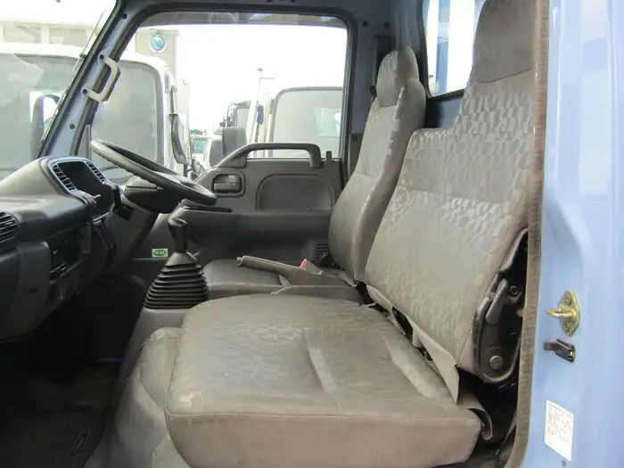 日産 アトラス 小型 平ボディ 床鉄板 PB-AKR81ARの中古トラック画像10