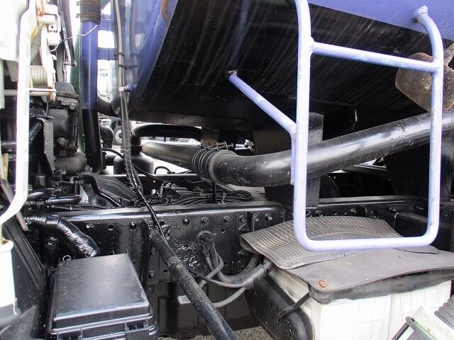 三菱 キャンター 小型 タンク車 バキューム KK-FE73EB|画像18