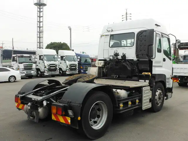 いすゞ ギガ 大型 トラクター ハイルーフ 1デフの中古トラック画像4