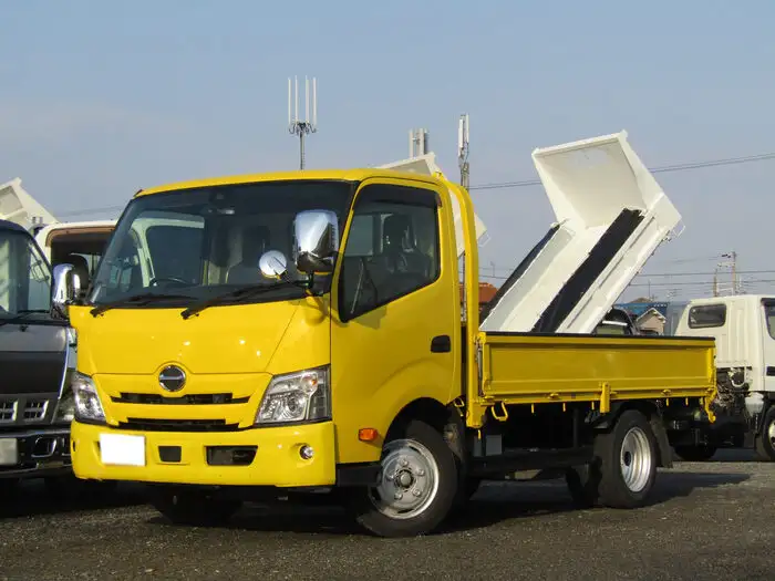 日野 デュトロ 小型 平ボディ 床鉄板 2RG-XZU700Mの中古トラック画像1