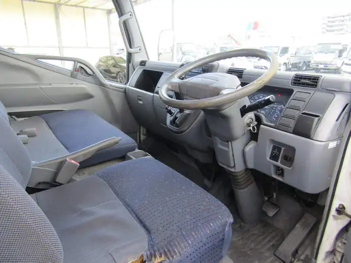 三菱 キャンター 小型 平ボディ PA-FE70DB H17の中古トラック画像8