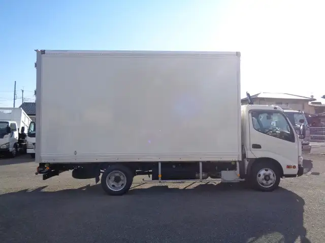 トヨタ トヨエース 小型 アルミバン サイドドア TPG-XZC655の中古トラック画像3