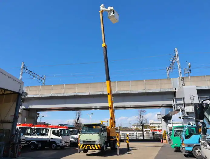 いすゞ エルフ 小型 高所・建柱車 高所作業車 電工仕様の中古トラック画像11