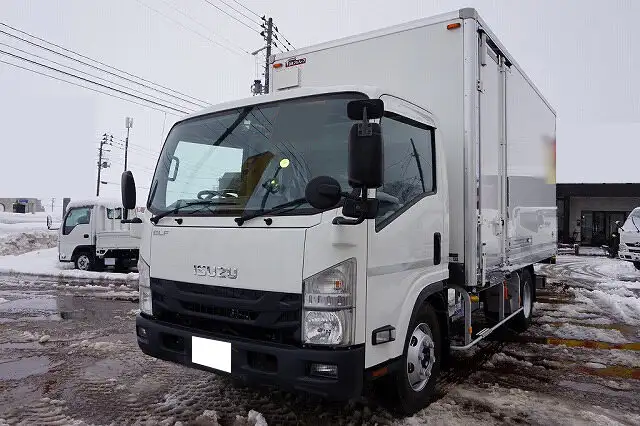 いすゞ エルフ 小型 アルミバン サイドドア 3枚観音 の中古トラック【車両No.121407】