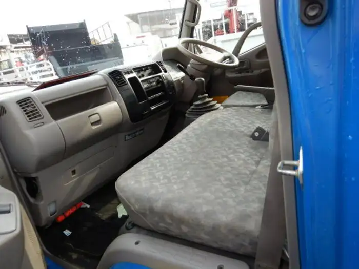 トヨタ ダイナ 小型 ダンプ KK-XZU352D H16の中古トラック画像10