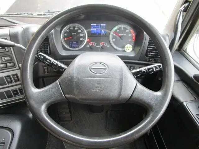 日野 プロフィア 大型 トラクター 1デフ LKG-SH1EDAGの中古トラック画像9