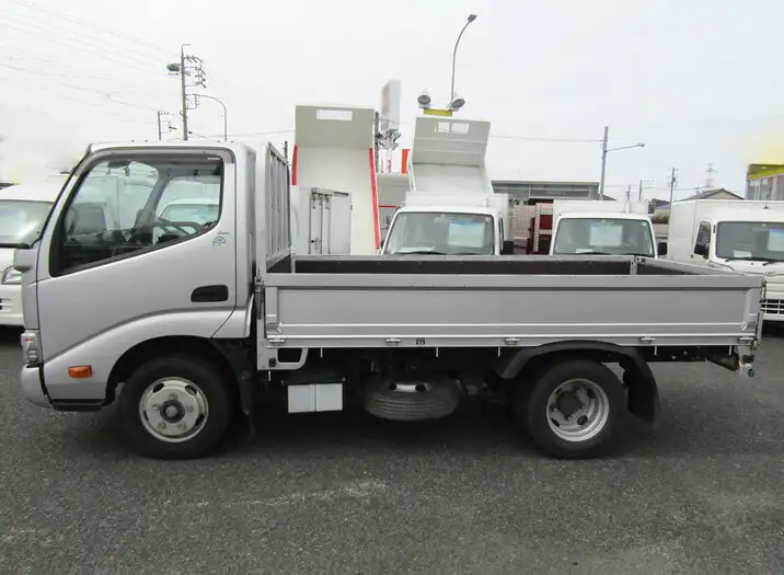 トヨタ ダイナ 小型 平ボディ TPG-XZU605 H29の中古トラック画像2