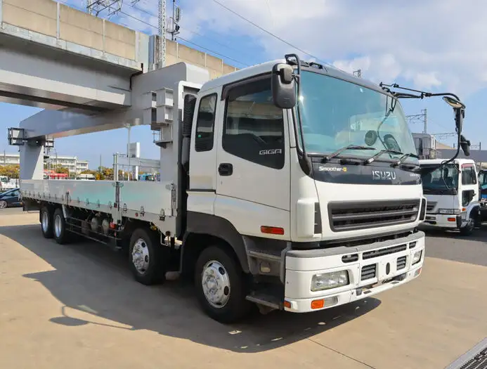 いすゞ ギガ 大型 平ボディ の中古トラック【車両No.121808