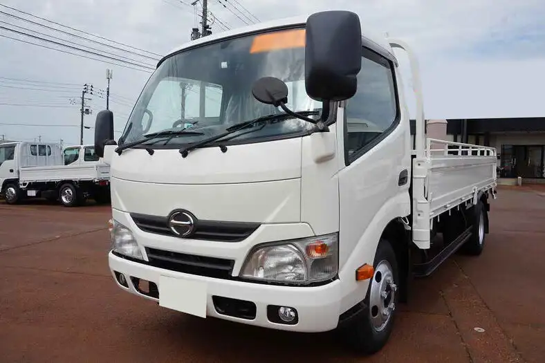 日野 デュトロ 小型 平ボディ TKG-XZU655M H28の中古トラック画像1