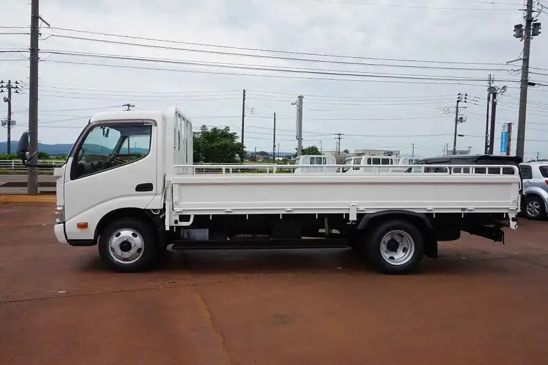 日野 デュトロ 小型 平ボディ TKG-XZU655M H28の中古トラック画像2