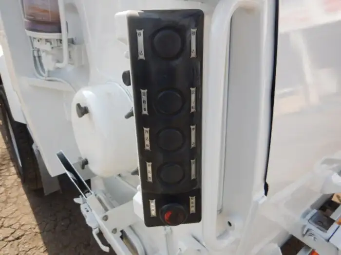 いすゞ エルフ 小型 パッカー車 巻き込み式 回転ダンプ式の中古トラック画像5