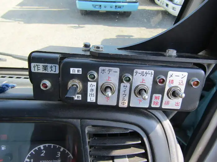 いすゞ エルフ 小型 パッカー車 巻き込み式 PB-NKR81ANの中古トラック画像13