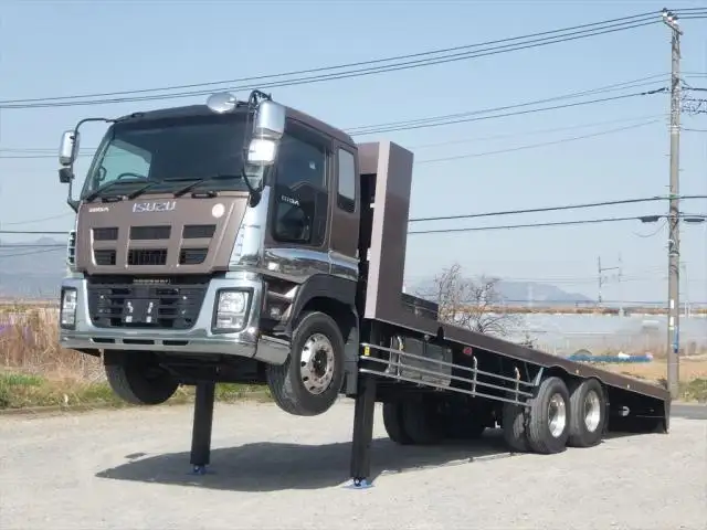 いすゞ ギガ 大型 車両重機運搬 ウインチ ベッドの中古トラック画像1