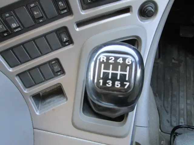 日産UD クオン 大型 車両重機運搬 4段クレーン フックインの中古トラック画像13