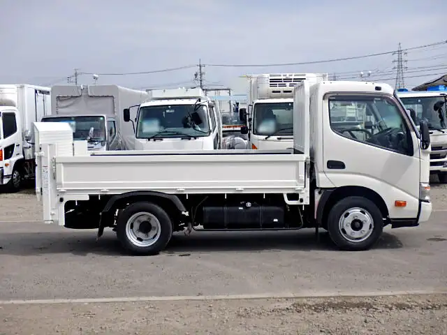 トヨタ ダイナ 小型 平ボディ パワーゲート ABG-TRC600の中古トラック画像2